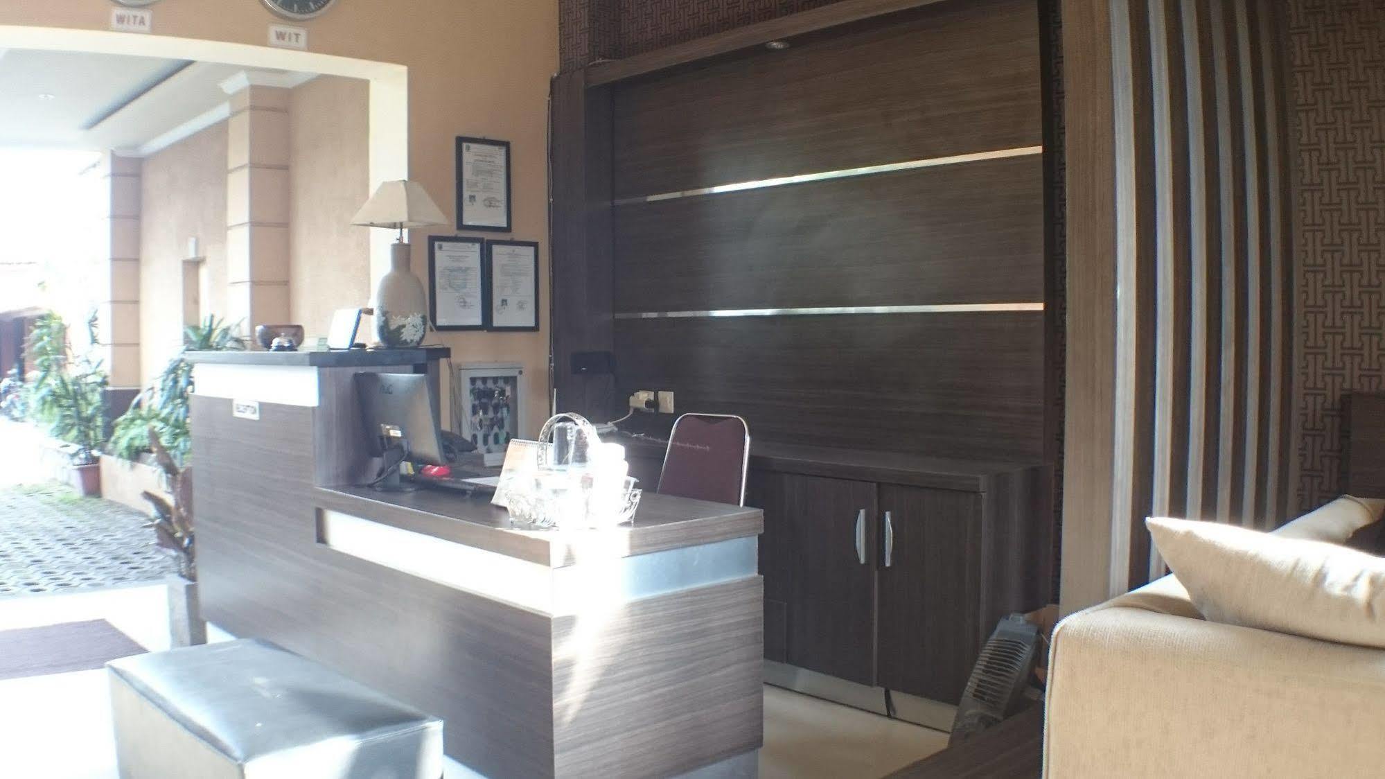 Kabana Hotel Mataram Exterior photo